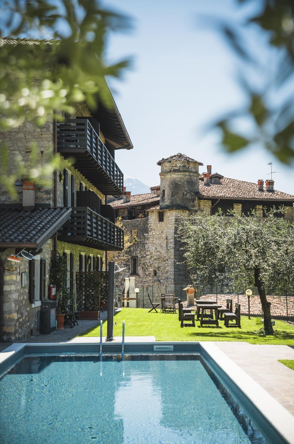 Hotel Antica Croce - Gardaslowemotion Tenno Εξωτερικό φωτογραφία