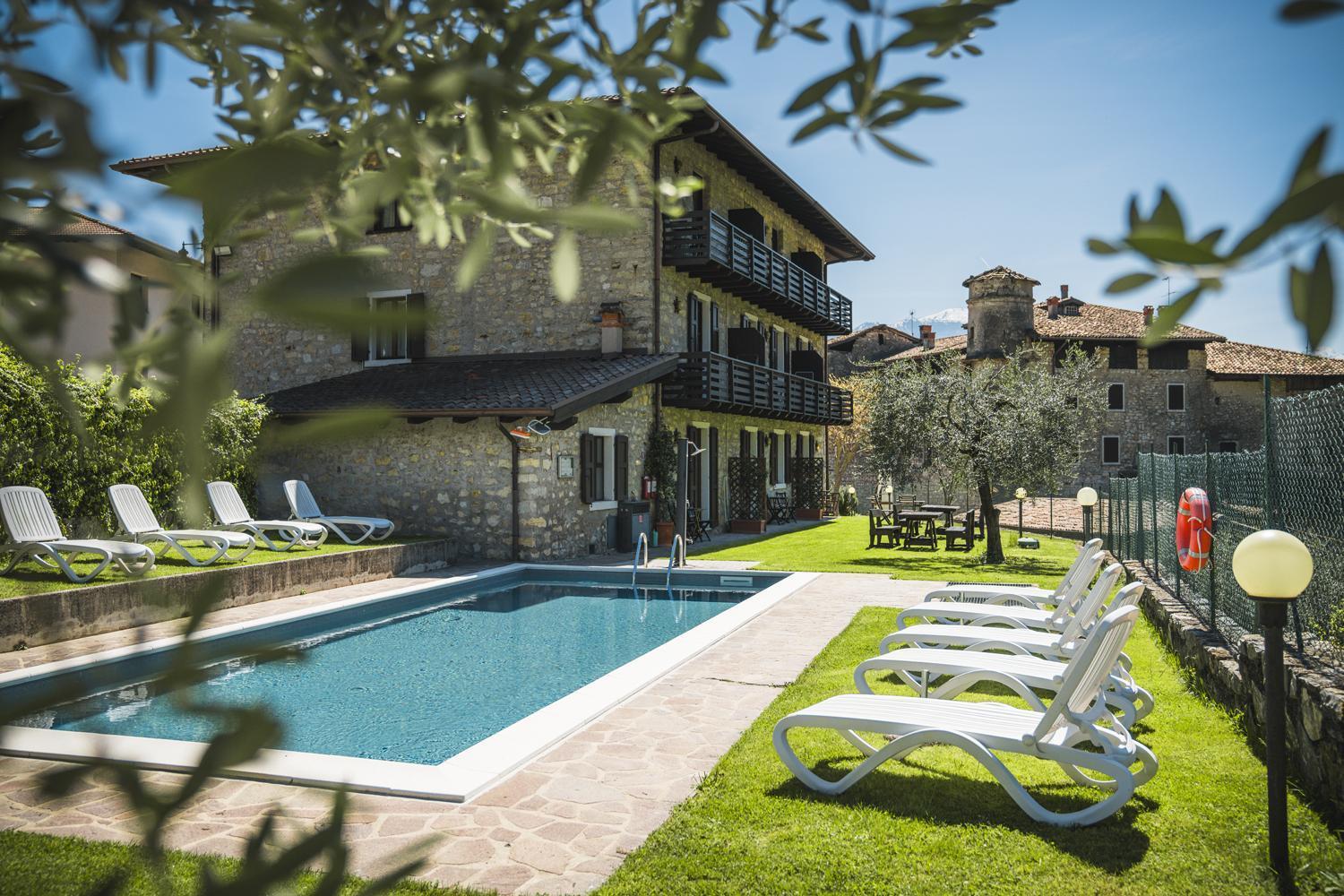Hotel Antica Croce - Gardaslowemotion Tenno Εξωτερικό φωτογραφία