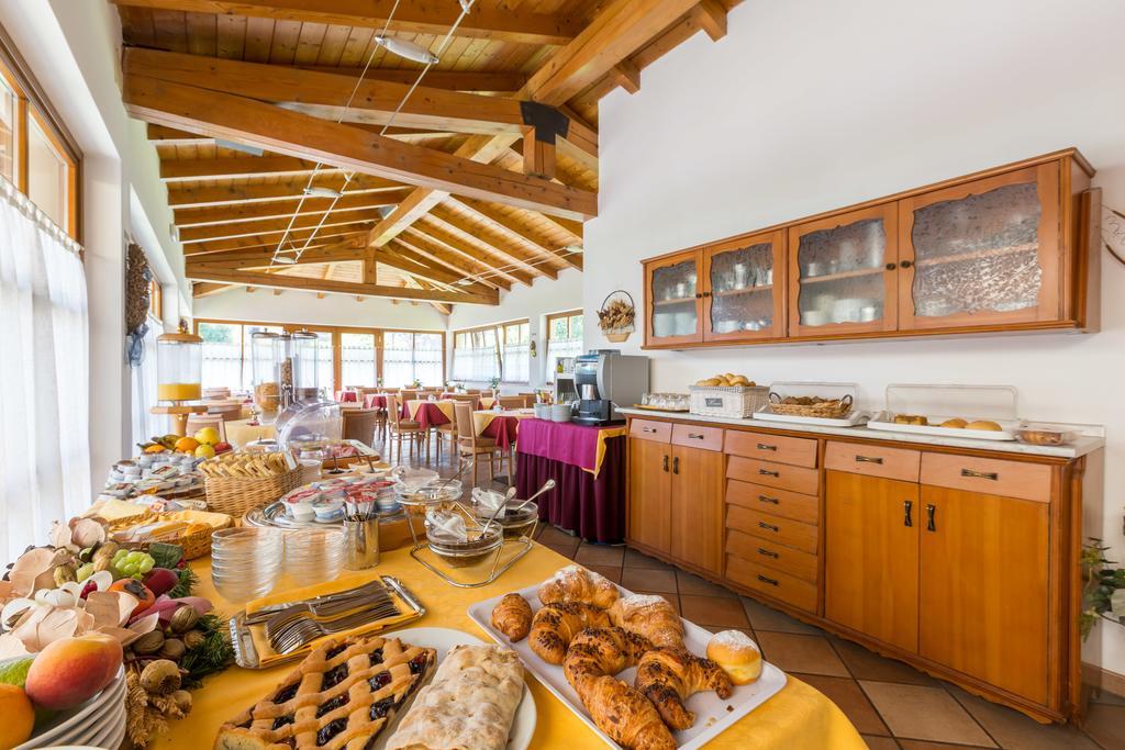 Hotel Antica Croce - Gardaslowemotion Tenno Εξωτερικό φωτογραφία