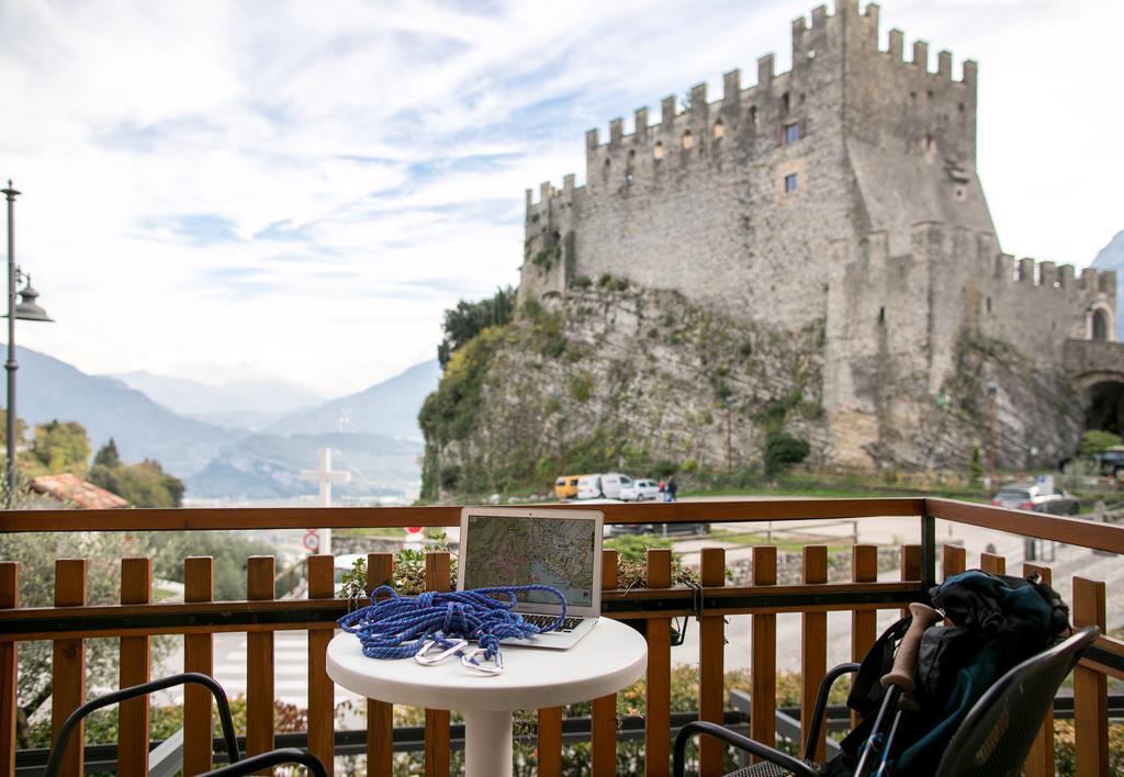 Hotel Antica Croce - Gardaslowemotion Tenno Εξωτερικό φωτογραφία