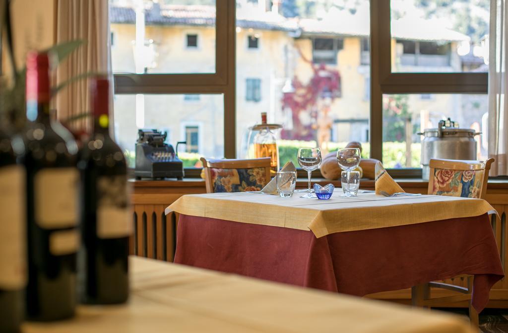 Hotel Antica Croce - Gardaslowemotion Tenno Εξωτερικό φωτογραφία